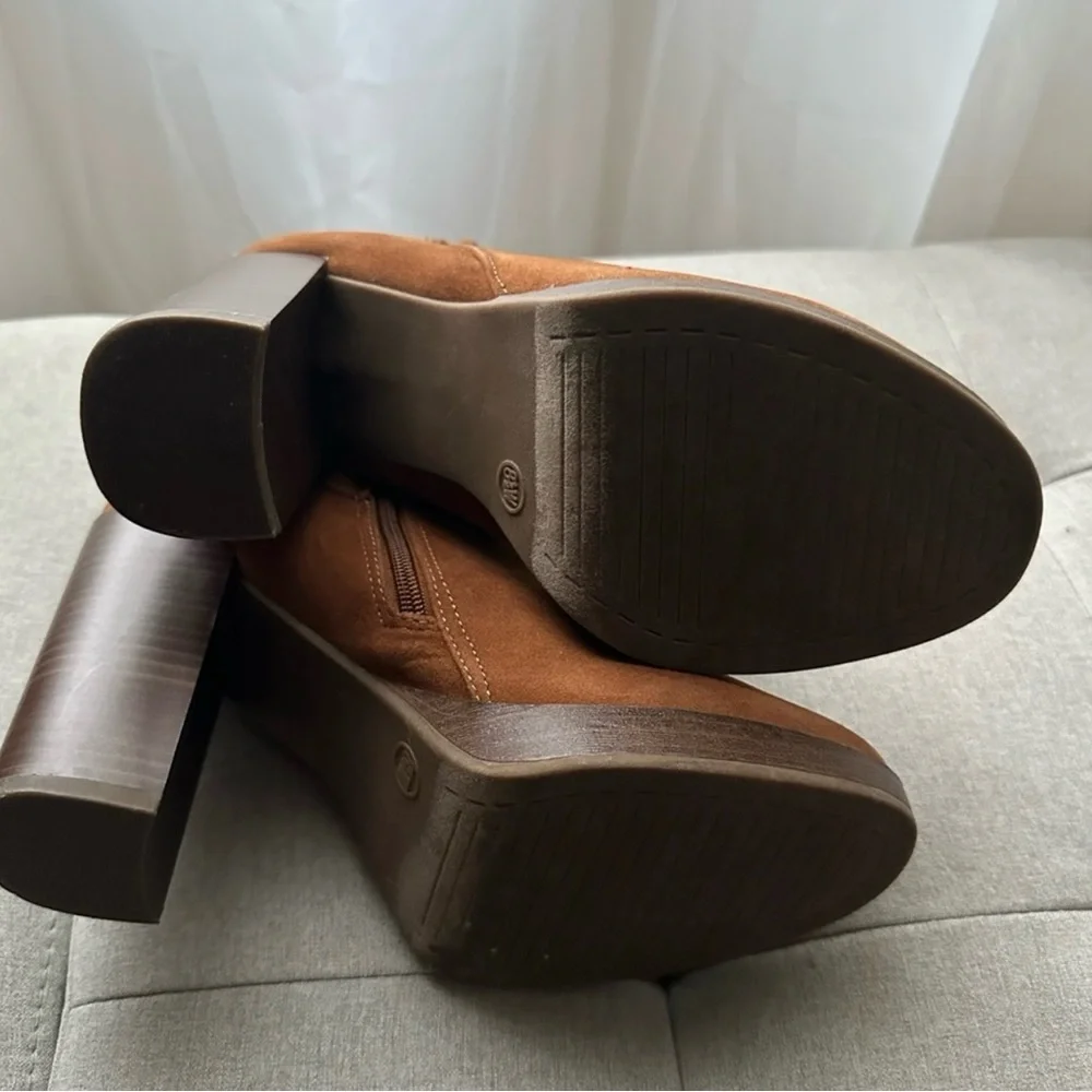 Cognac 🥃brown suede Merona zip booties - Picture 2 of 3